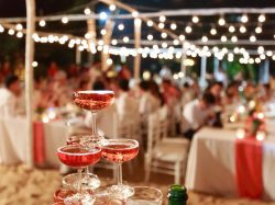 それやっちゃってたの!?結婚式のお酒のマナー違反は赤っ恥!!スマートな呑んべぇになろう♪