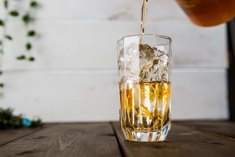 麦焼酎の飲み方6選!初心者でも簡単おいしい割り方まとめ 麦焼酎の飲み方6選!初心者でも簡単おいしい割り方まとめ