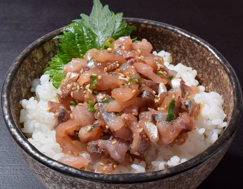 新鮮・国産アジを使ったお手軽な一品! 刺身 おさしみ あじ 鯵 国産アジのたたき 生食用
