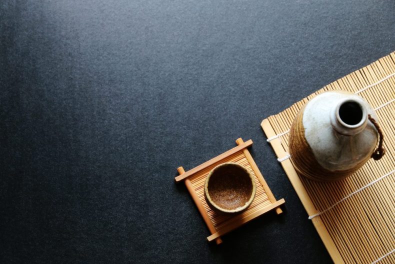 焼酎と日本酒の違いとは?皆が知らない度数や原料と二日酔いの仕組み! 焼酎と日本酒の違いとは?皆が知らない度数や原料と二日酔いの仕組み!