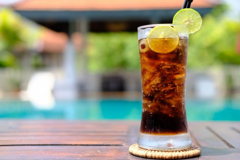 禁断の味!梅酒をコーラで割ったらアノ味にそっくりでやめられない! 禁断の味!梅酒をコーラで割ったらアノ味にそっくりでやめられない!