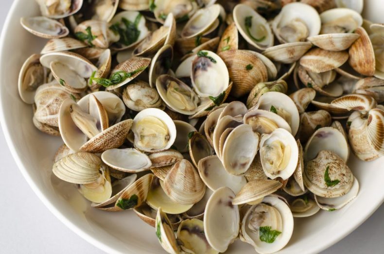 誰でも出来る!あさりの大好評レシピで酒が止まらなくなる料理4選! 誰でも出来る!あさりの大好評レシピで酒が止まらなくなる料理4選!